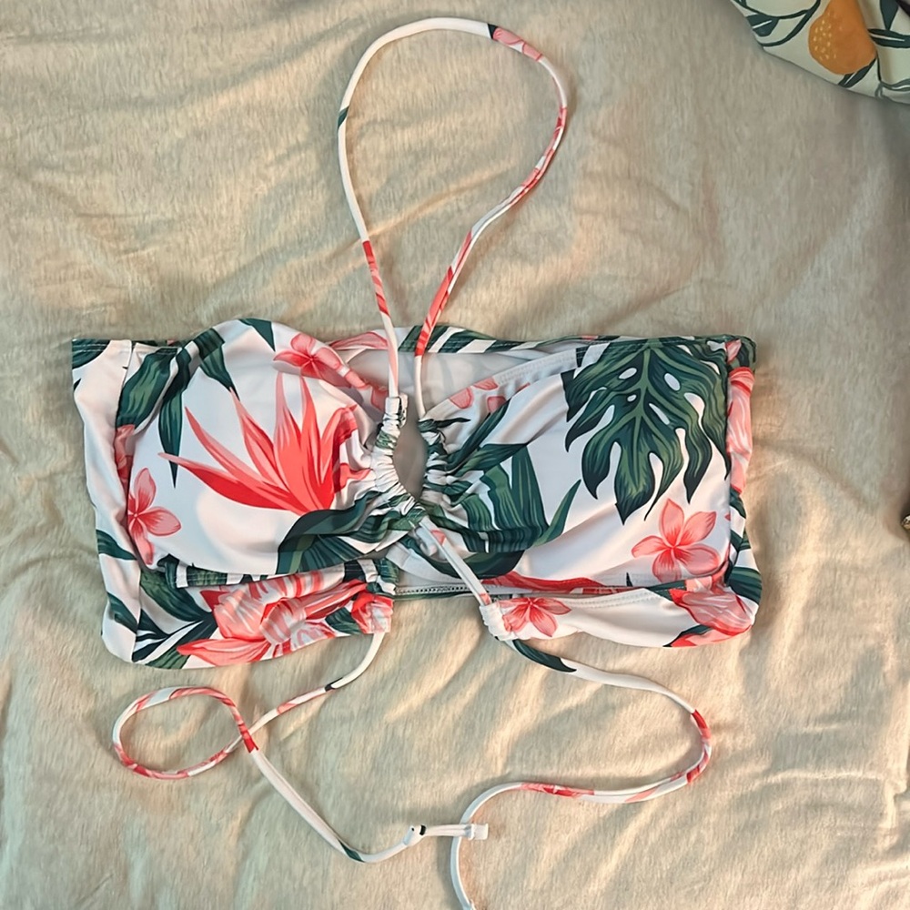 Bikini top from Shein. Size 4X. Halter neck with tie at the waist.